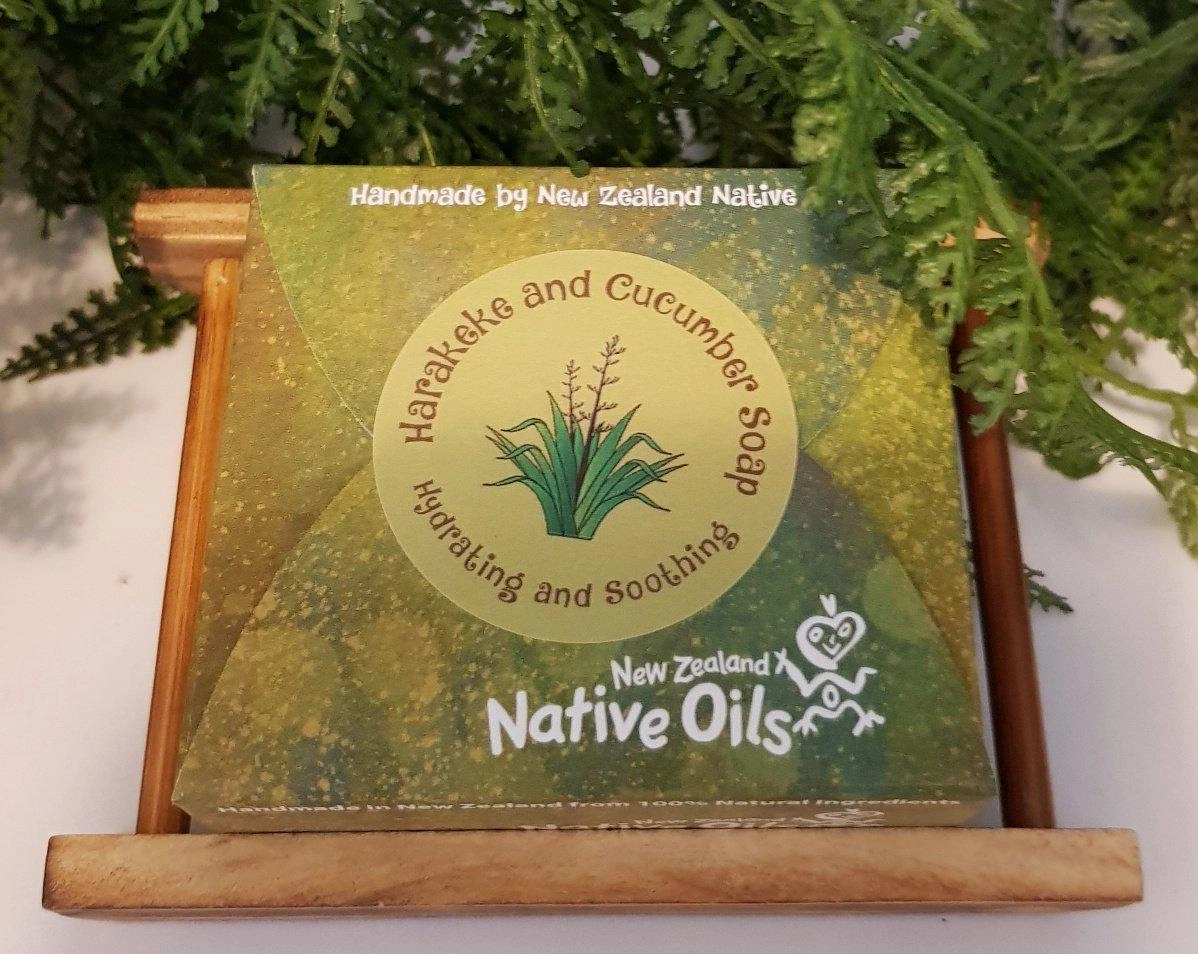 Harakeke and Cucumber Organic Soap with Wooden Soap Tray